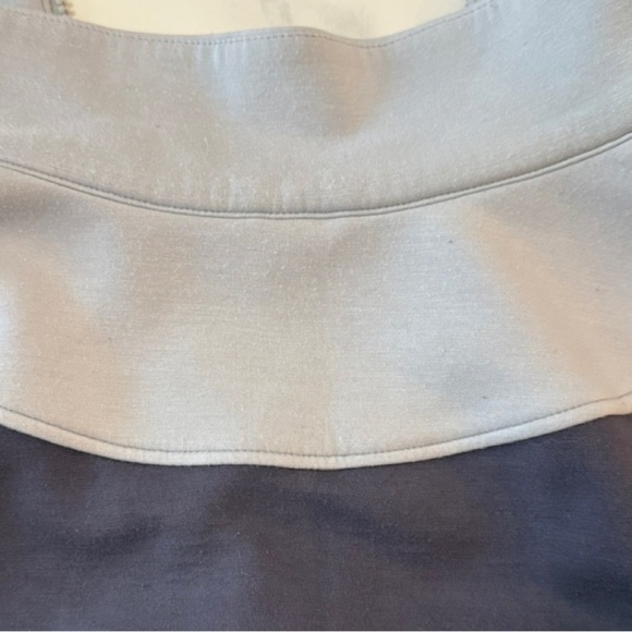 Sincerely Jules Two-Tone Zip-Up Crop Sweatshirt in Large - Picture 5 of 7